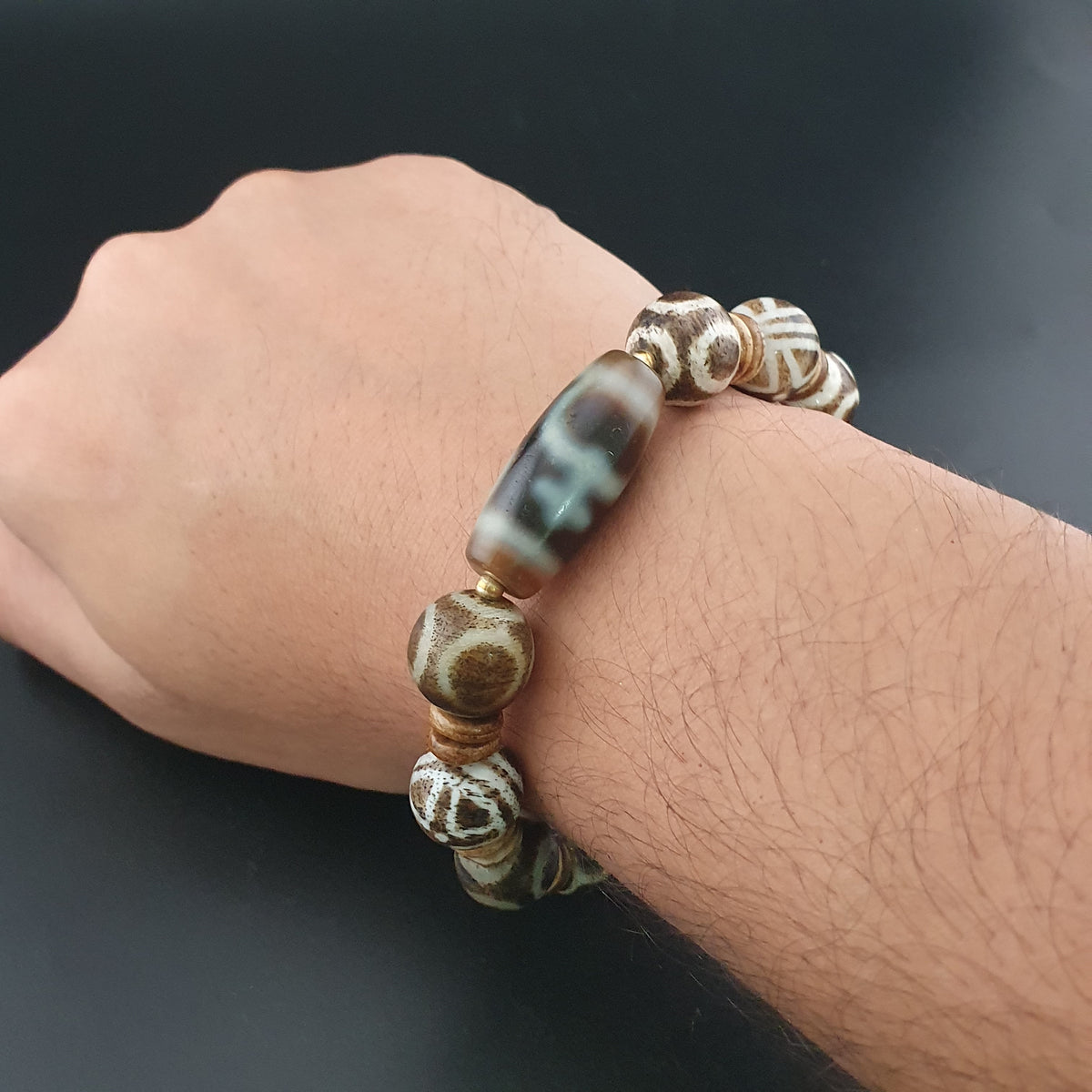 Armband aus antiken burmesischen Pumtek Pyu und Vintage Himalaya Schatzvasen-Muster Achatperlen