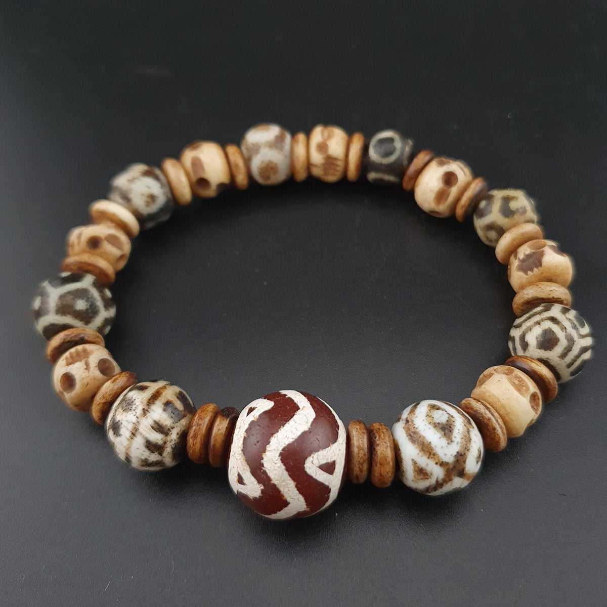 Armband mit antiken, geätzten Karneol-Achat- und Pumtek-Pyu-Perlen