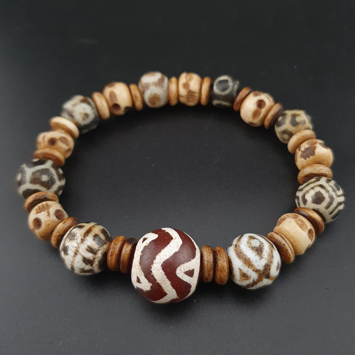 Armband mit antiken, geätzten Karneol-Achat- und Pumtek-Pyu-Perlen