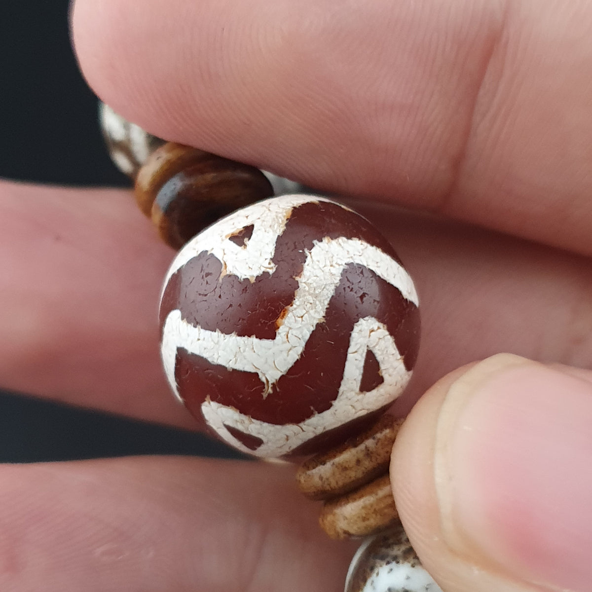 Armband mit antiken, geätzten Karneol-Achat- und Pumtek-Pyu-Perlen