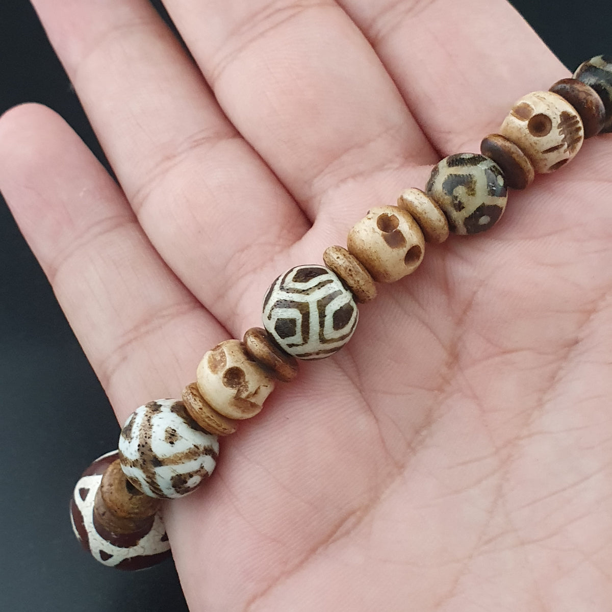 Armband mit antiken, geätzten Karneol-Achat- und Pumtek-Pyu-Perlen