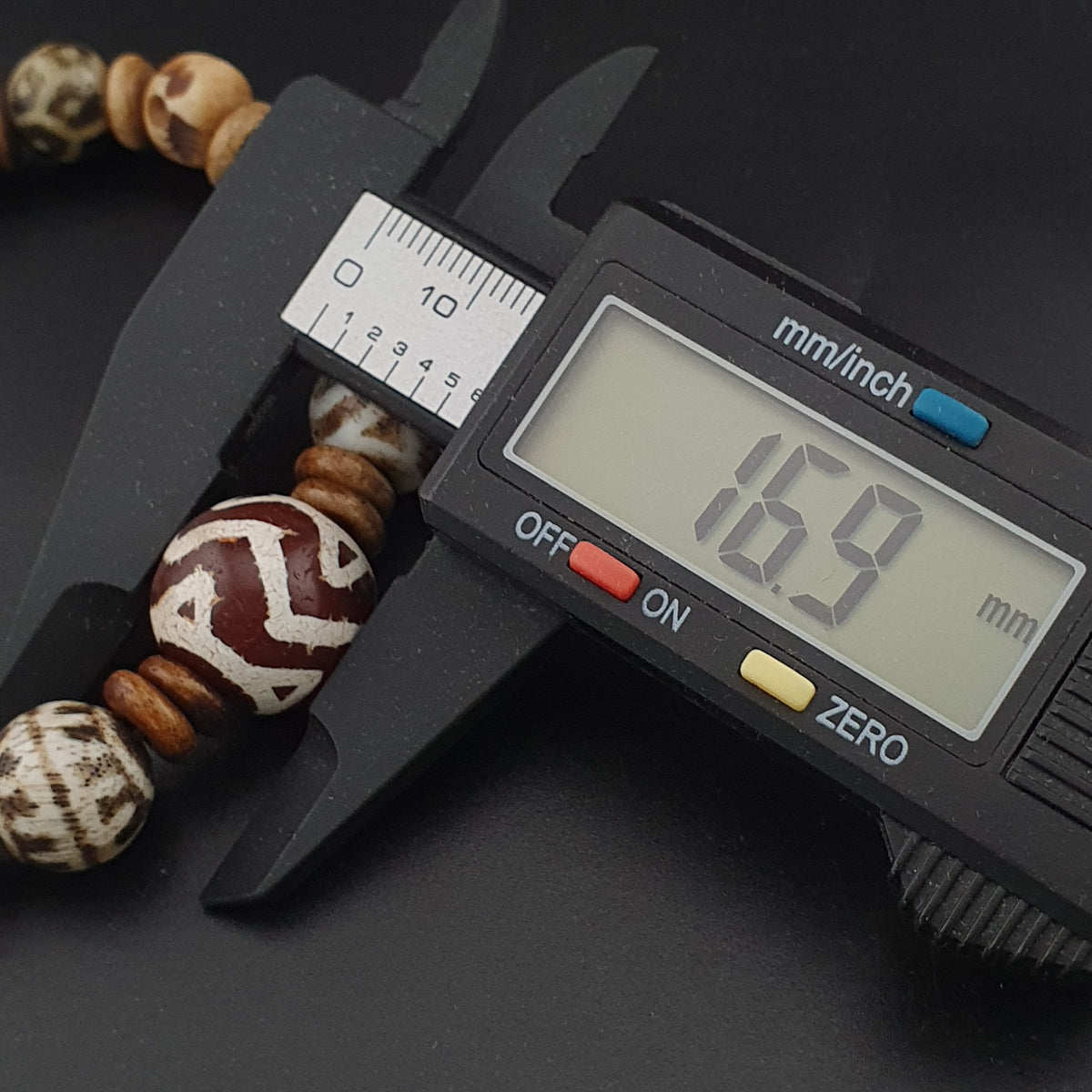 Armband mit antiken, geätzten Karneol-Achat- und Pumtek-Pyu-Perlen