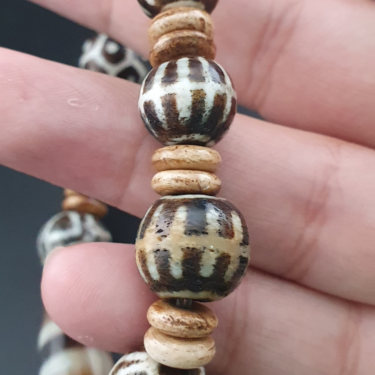 Antikes burmesisches Pumtek Pyu & Streifenmuster Achat Perlenarmband