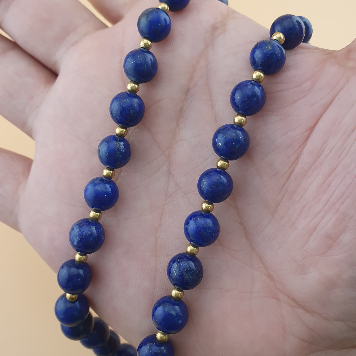 Collier de perles vintage en lapis-lazuli et pendentif cœur