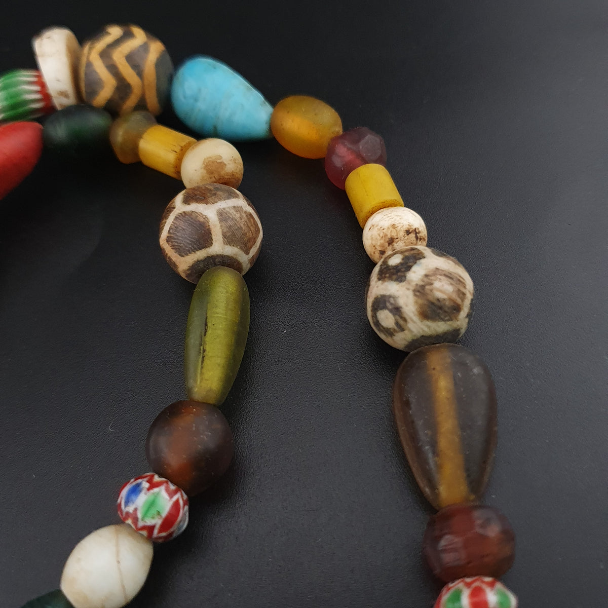 Collier de perles de verre Pumtek Pyu asiatiques et africaines vintage rares