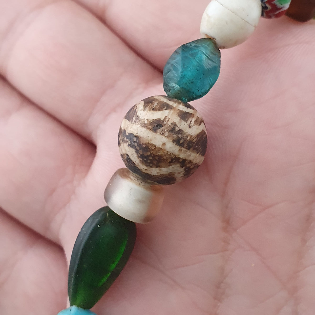 Collier de perles de verre Pumtek Pyu asiatiques et africaines vintage rares