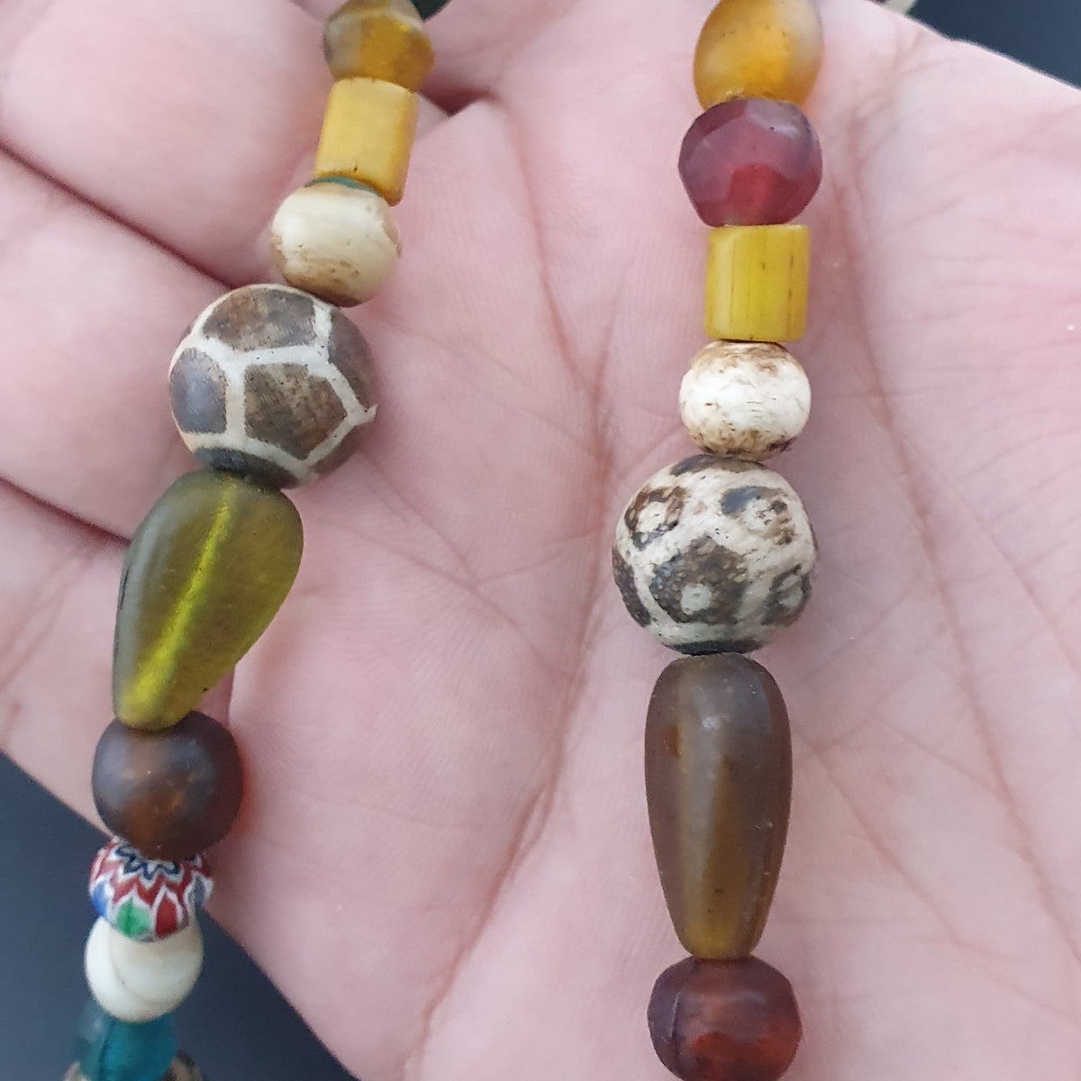 Collier de perles de verre Pumtek Pyu asiatiques et africaines vintage rares