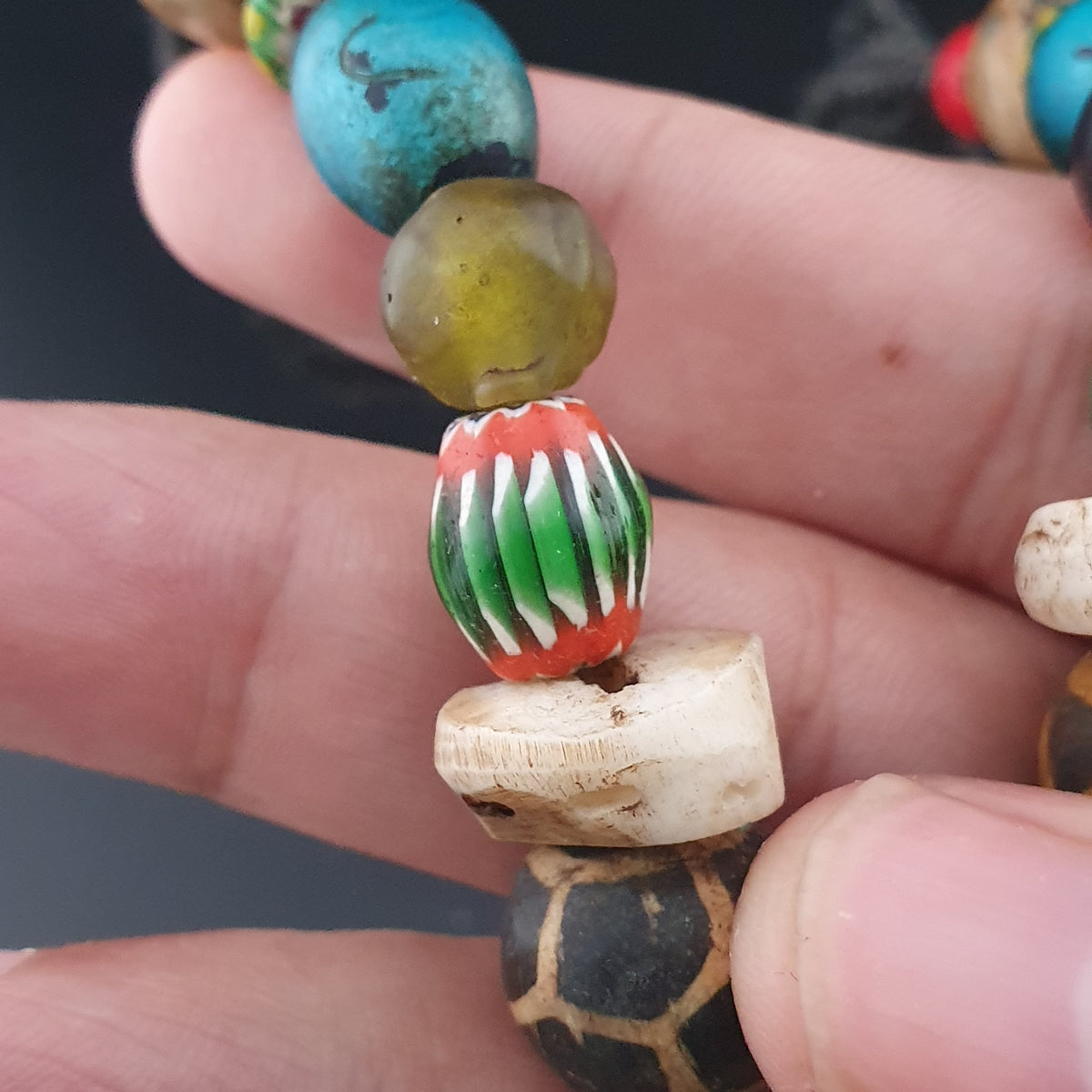 Collier de perles de verre Pumtek Pyu asiatiques et africaines vintage rares