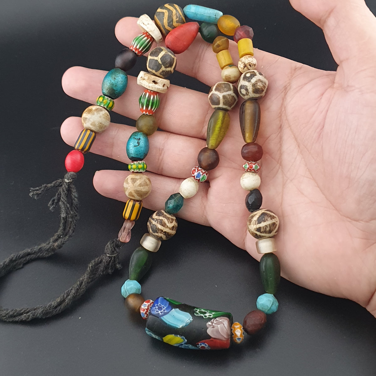 Collier de perles de verre Pumtek Pyu asiatiques et africaines vintage rares