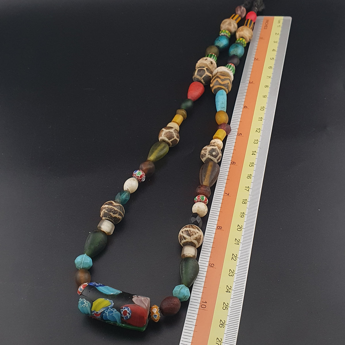 Collier de perles de verre Pumtek Pyu asiatiques et africaines vintage rares