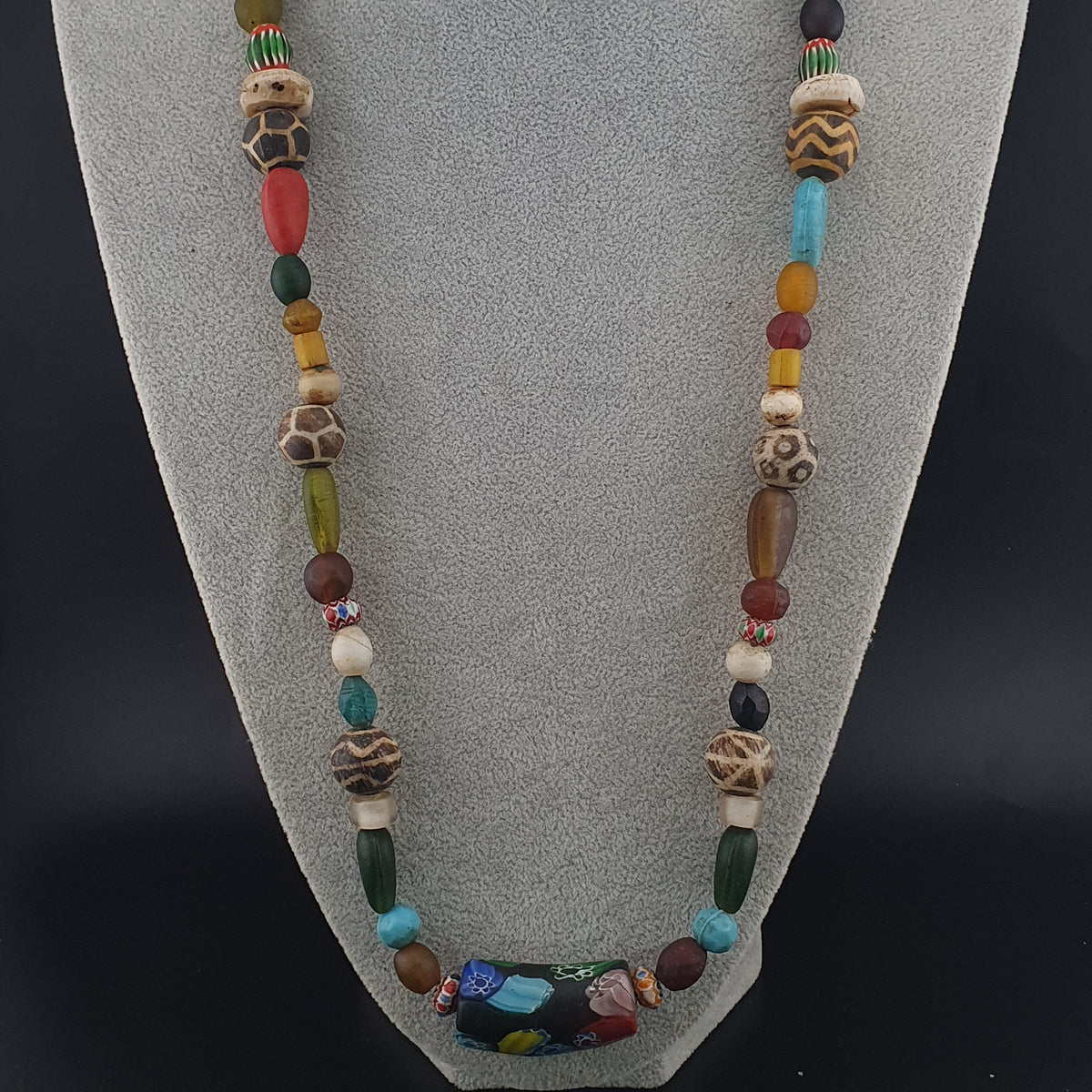 Collier de perles de verre Pumtek Pyu asiatiques et africaines vintage rares