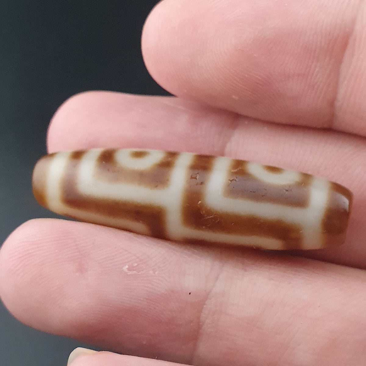 Ancienne Perle Dzi en Agate du Tibet Himalayen à 4 Yeux, Amulette