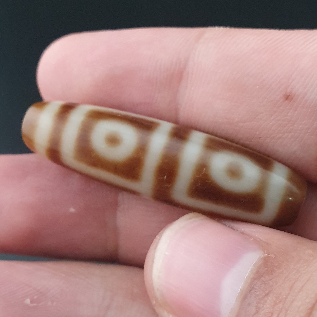 Ancienne Perle Dzi en Agate du Tibet Himalayen à 4 Yeux, Amulette