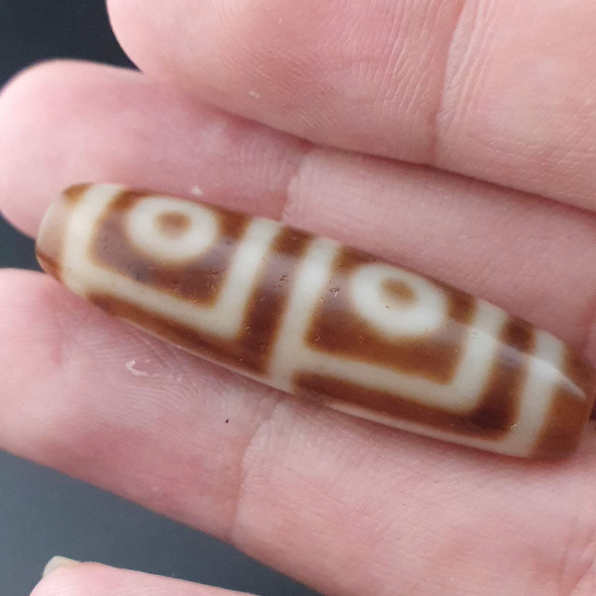 Ancienne Perle Dzi en Agate du Tibet Himalayen à 4 Yeux, Amulette