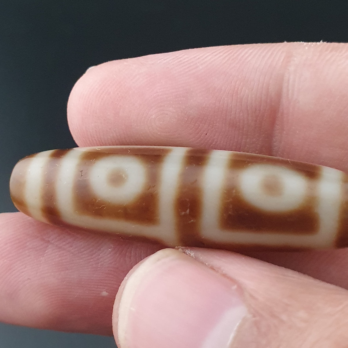Ancienne Perle Dzi en Agate du Tibet Himalayen à 4 Yeux, Amulette