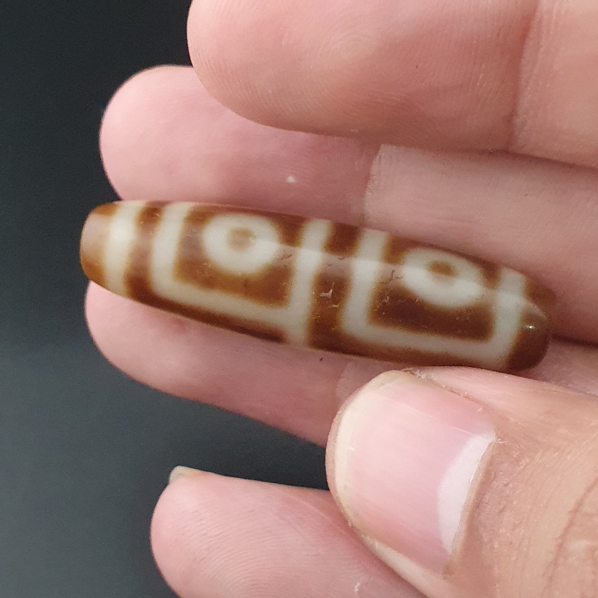 Ancienne Perle Dzi en Agate du Tibet Himalayen à 4 Yeux, Amulette