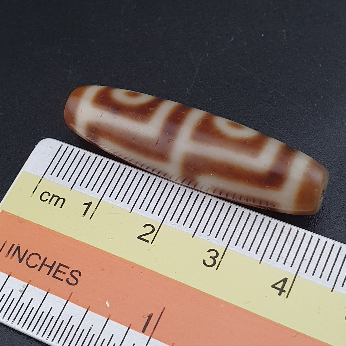 Ancienne Perle Dzi en Agate du Tibet Himalayen à 4 Yeux, Amulette