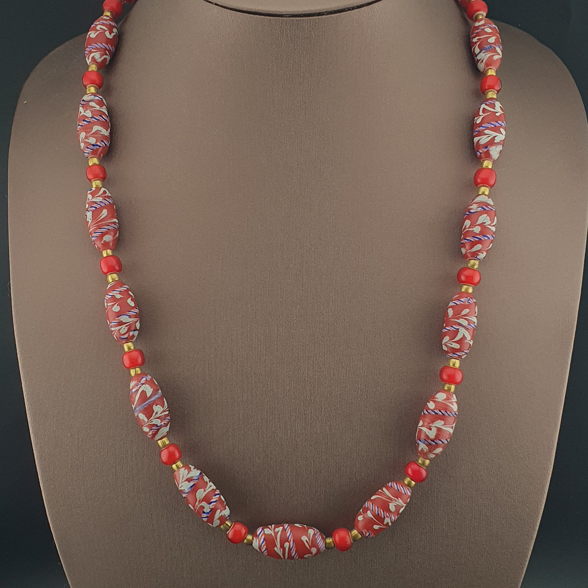 Perles en verre style vénitien vintage, motif floral et rayé avec cœur blanc