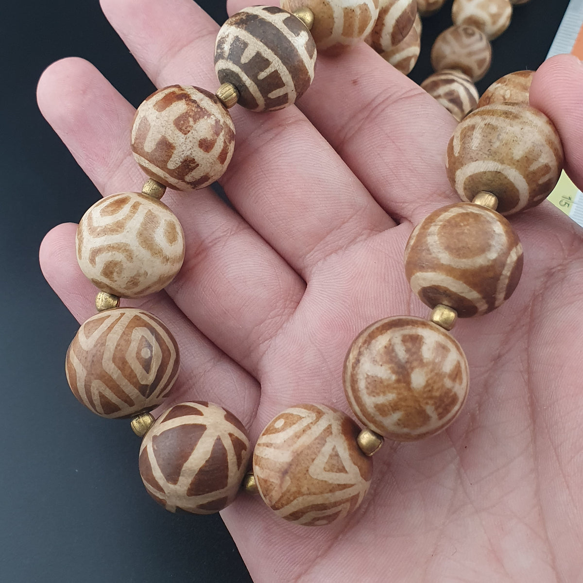 Burmesische antike Pumtek Pyu & Totenkopf-Perlenkette, 66 cm