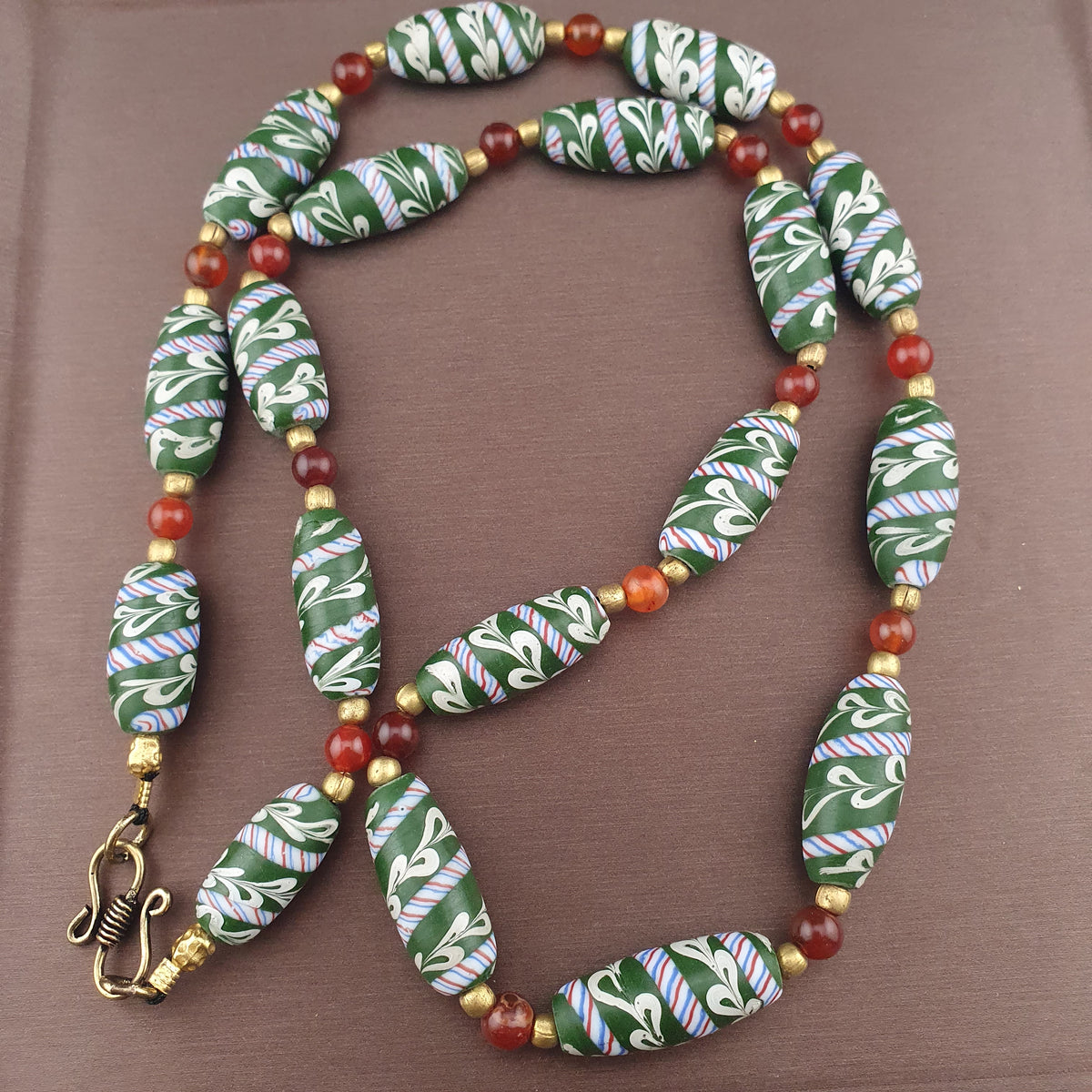 Vintage Venetian Style Feather Desgin Glass Beads Necklace