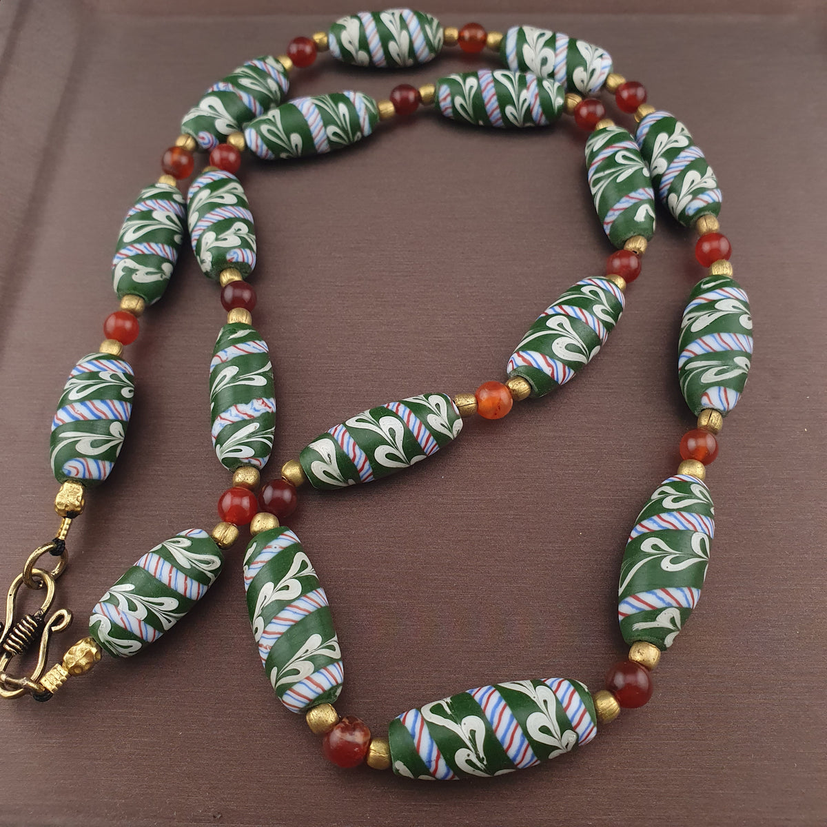 Vintage Venetian Style Feather Desgin Glass Beads Necklace