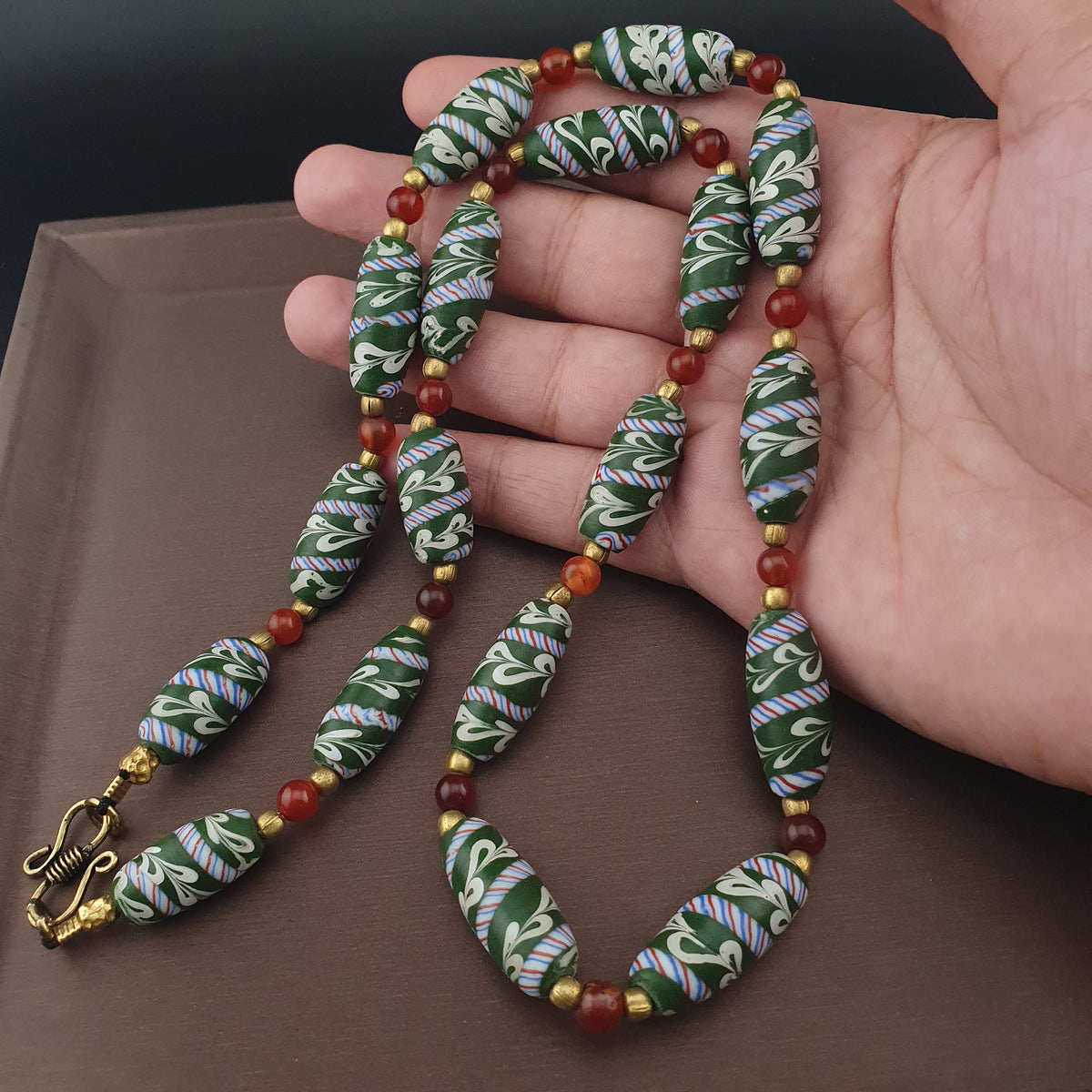 Vintage Venetian Style Feather Desgin Glass Beads Necklace