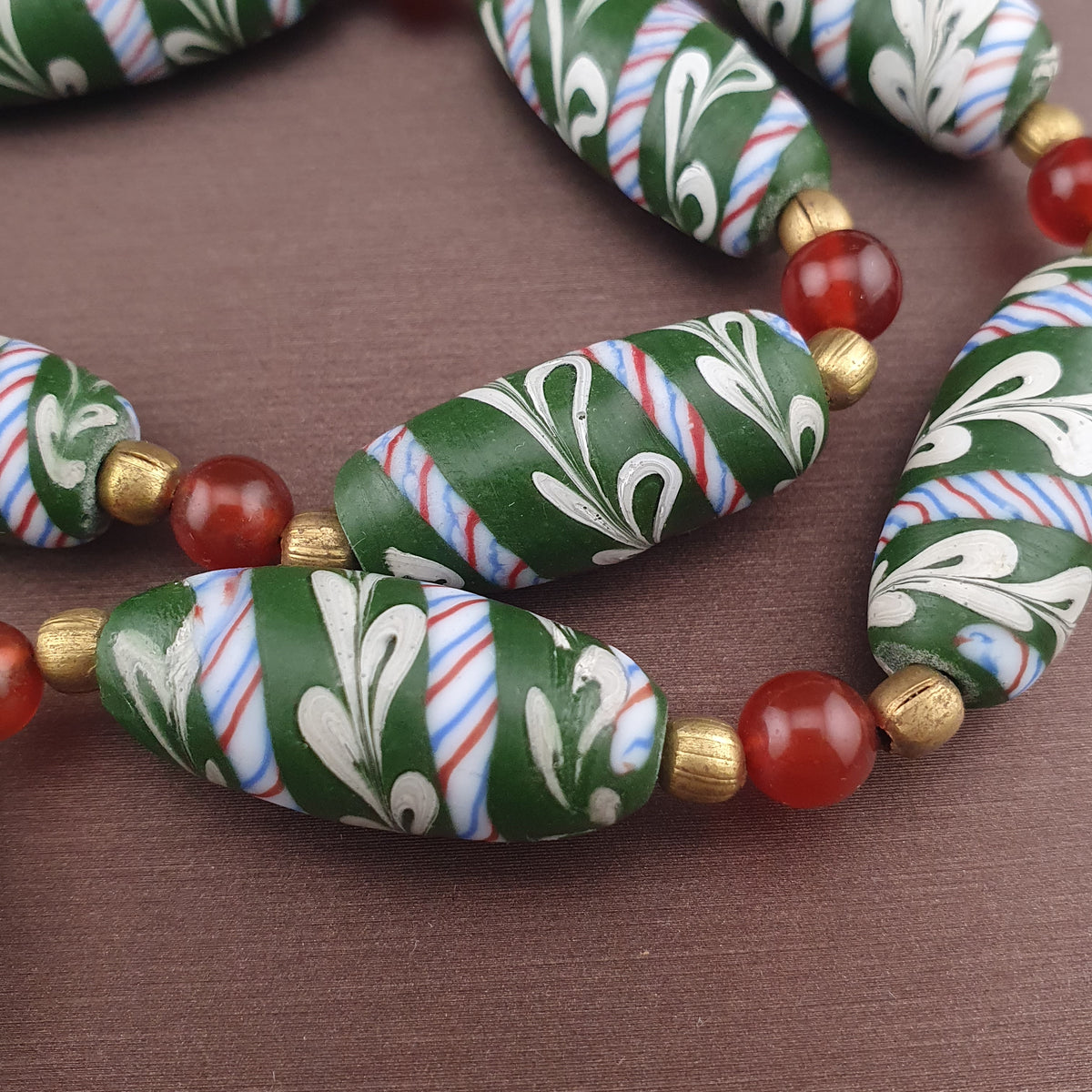Vintage Venetian Style Feather Desgin Glass Beads Necklace