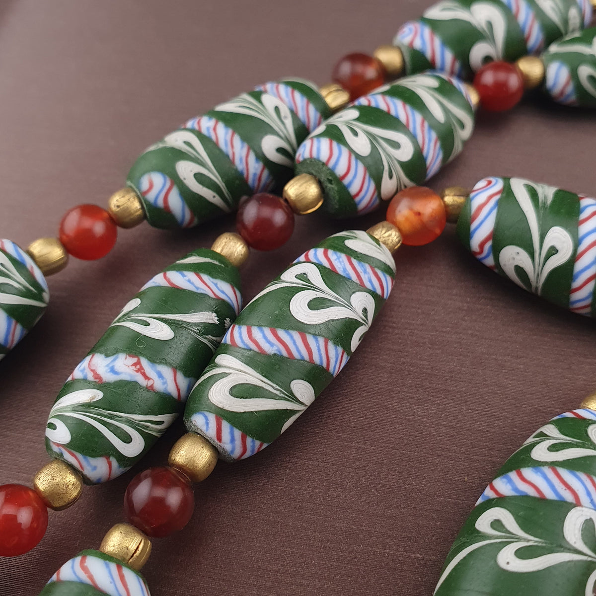 Vintage Venetian Style Feather Desgin Glass Beads Necklace