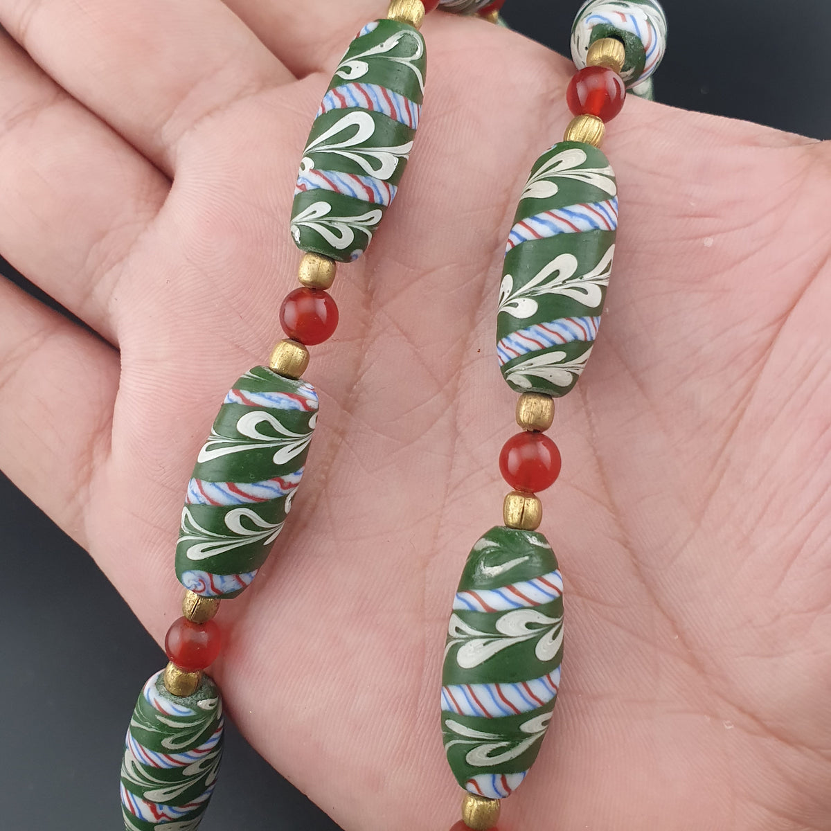 Vintage Venetian Style Feather Desgin Glass Beads Necklace