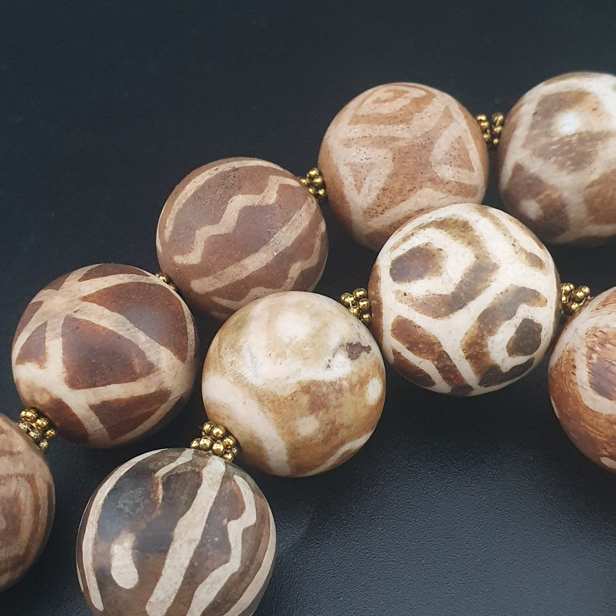 Collier de perles anciennes Pumtek Pyu de Birmanie 18-19mm 26 pouces