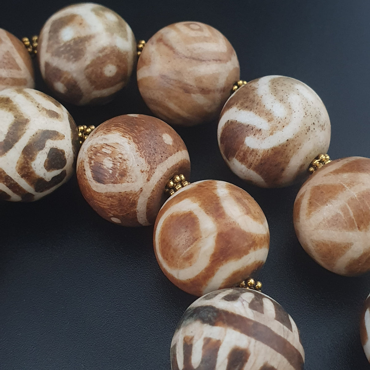 Collier de perles anciennes Pumtek Pyu de Birmanie 18-19mm 26 pouces