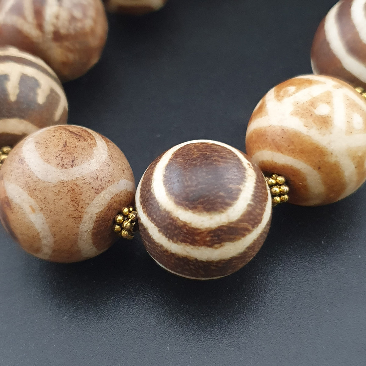 Collier de perles anciennes Pumtek Pyu de Birmanie 18-19mm 26 pouces