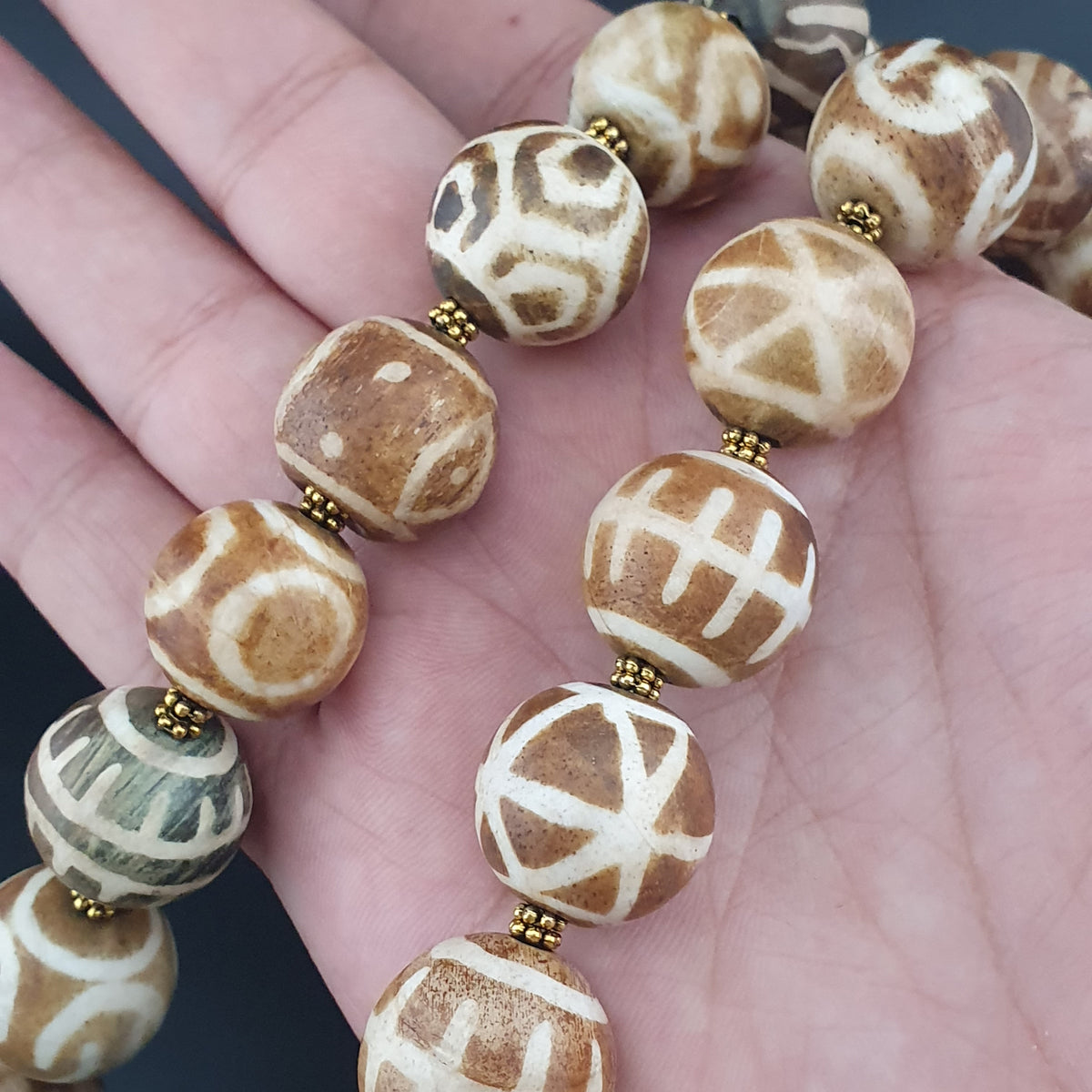 Collier de perles anciennes Pumtek Pyu de Birmanie 18-19mm 26 pouces