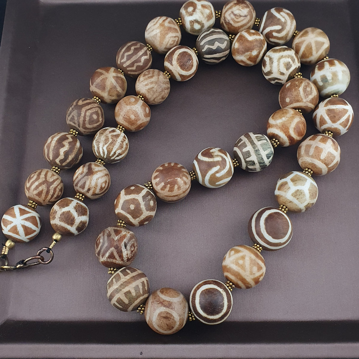 Collier de perles anciennes Pumtek Pyu de Birmanie 18-19mm 26 pouces
