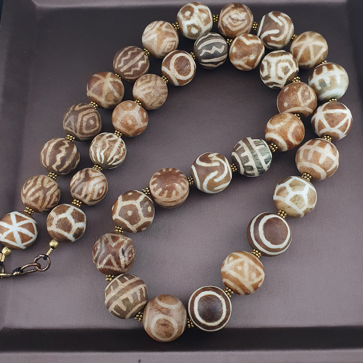 Collier de perles anciennes Pumtek Pyu de Birmanie 18-19mm 26 pouces