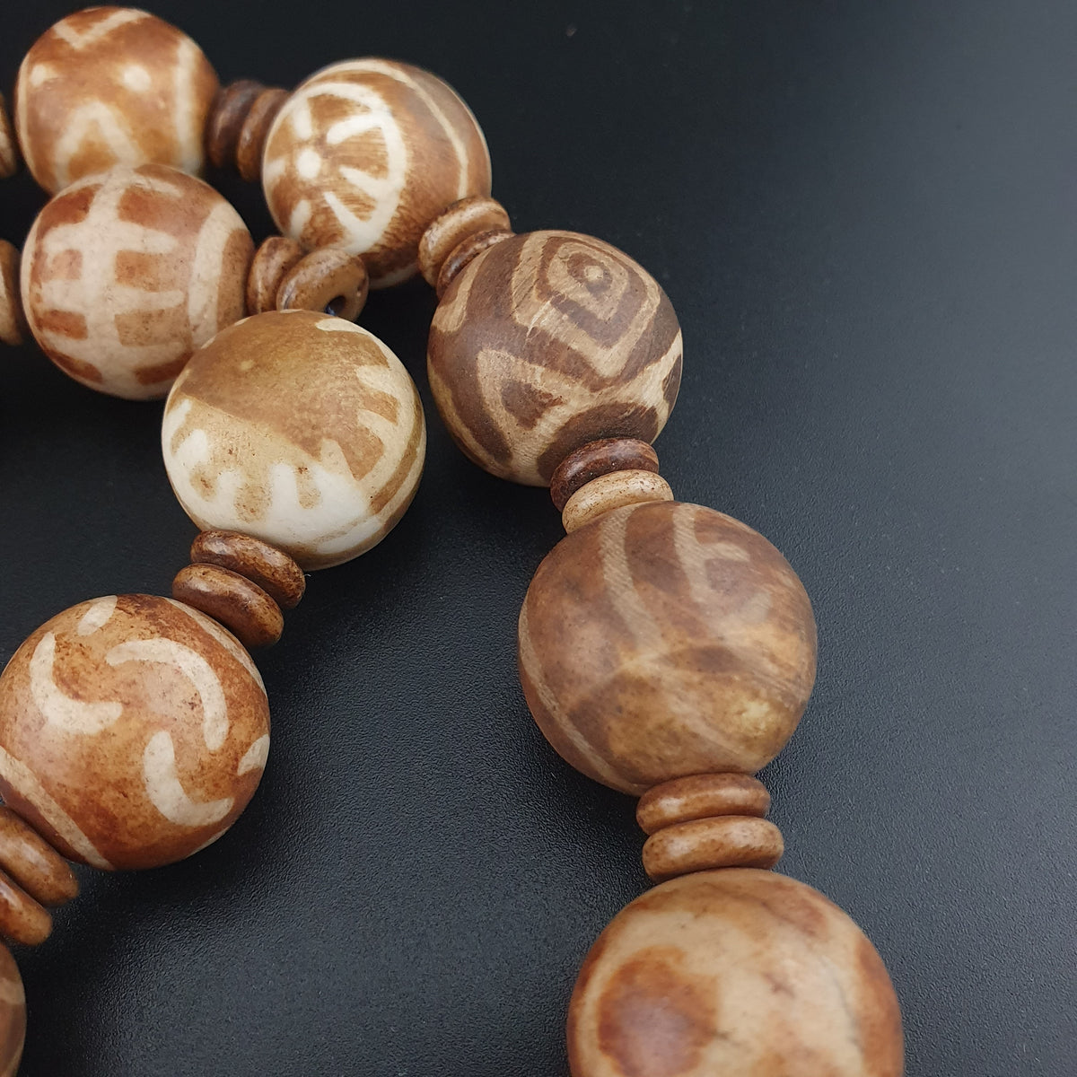 Collier de perles birmanes antiques Pumtek Pyu de 18-19 mm, 24 pouces