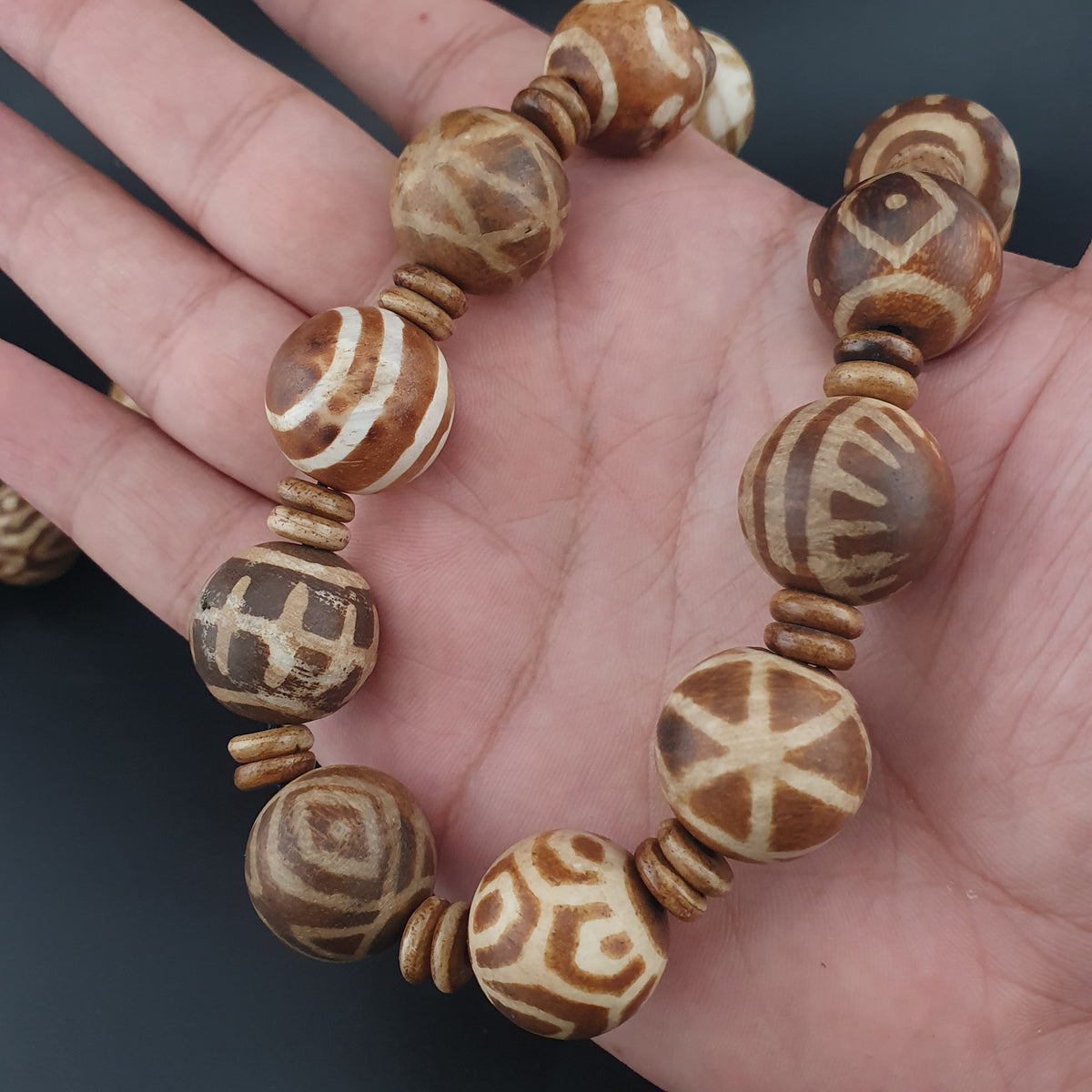 Collier de perles birmanes antiques Pumtek Pyu de 18-19 mm, 24 pouces