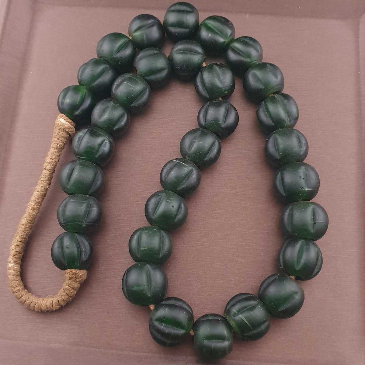Collier de perles de verre antiques africaines en forme de melon, vert, 50,8 cm de long