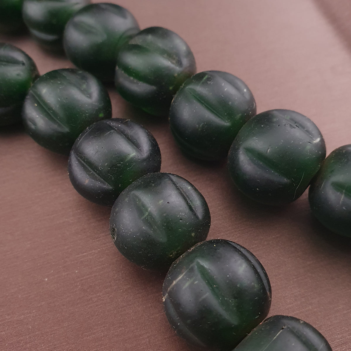 Collier de perles de verre antiques africaines en forme de melon, vert, 50,8 cm de long