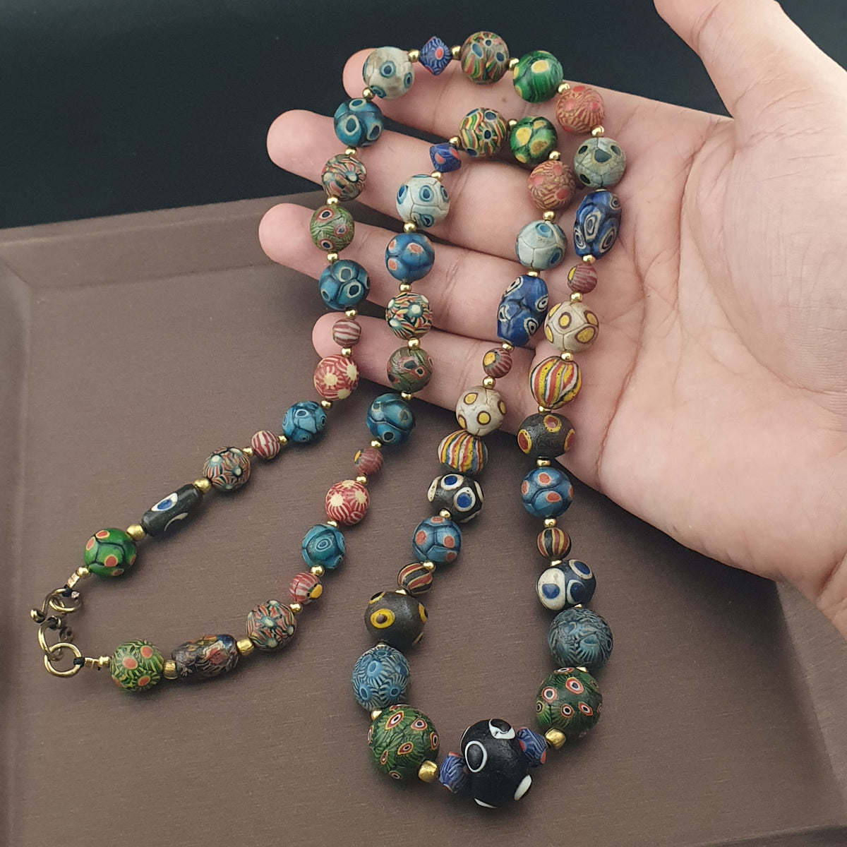 Collier de perles de verre antiques Gabri Mille Yeux 26 pouces