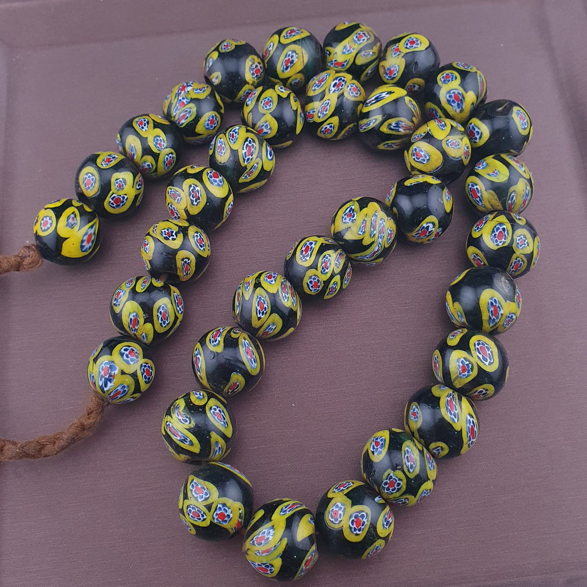 Vintage Venezianischer Stil Millefiori Glas Schwarz & Gelb Glasperlen Halskette