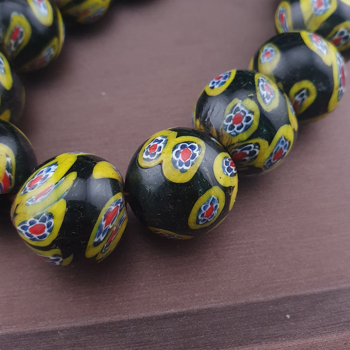 Vintage Venezianischer Stil Millefiori Glas Schwarz & Gelb Glasperlen Halskette