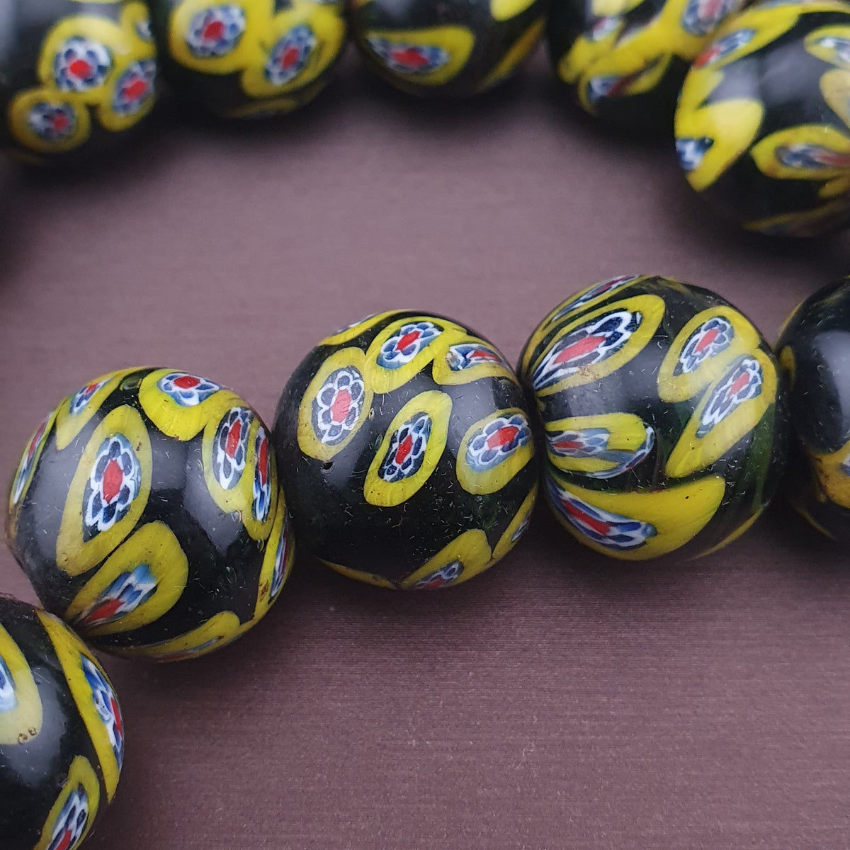 Vintage Venezianischer Stil Millefiori Glas Schwarz & Gelb Glasperlen Halskette