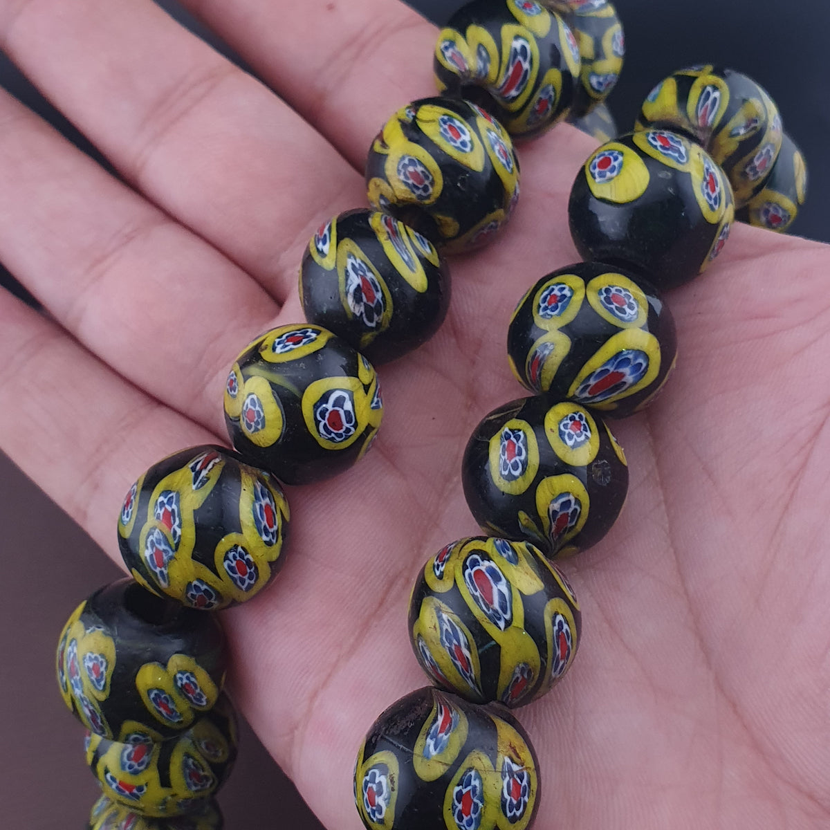 Vintage Venezianischer Stil Millefiori Glas Schwarz & Gelb Glasperlen Halskette
