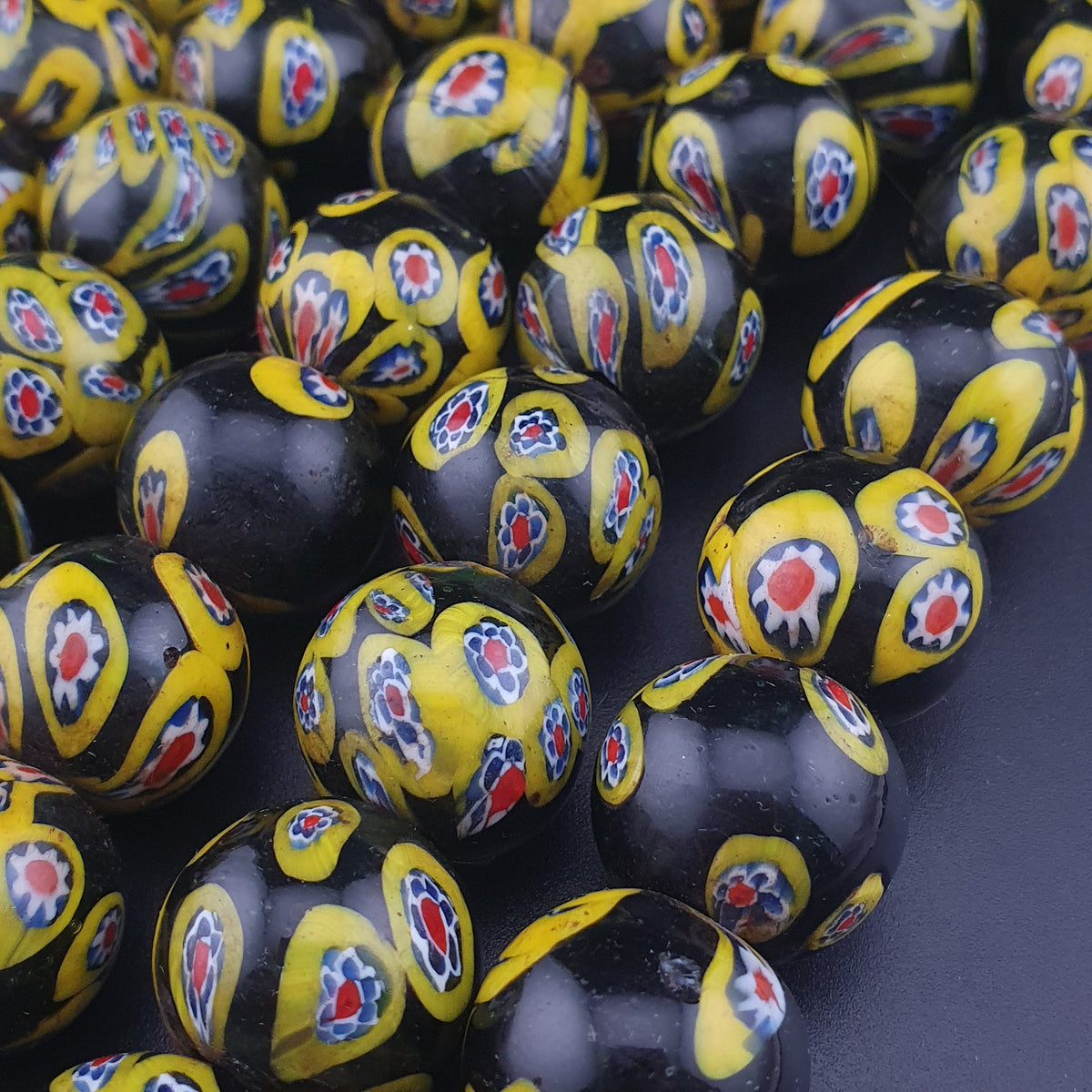 Vintage Venezianischer Stil Millefiori Glas Schwarz & Gelb Glasperlen Halskette