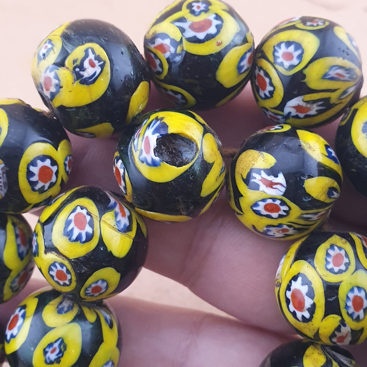 Vintage Venezianischer Stil Millefiori Glas Schwarz & Gelb Glasperlen Halskette