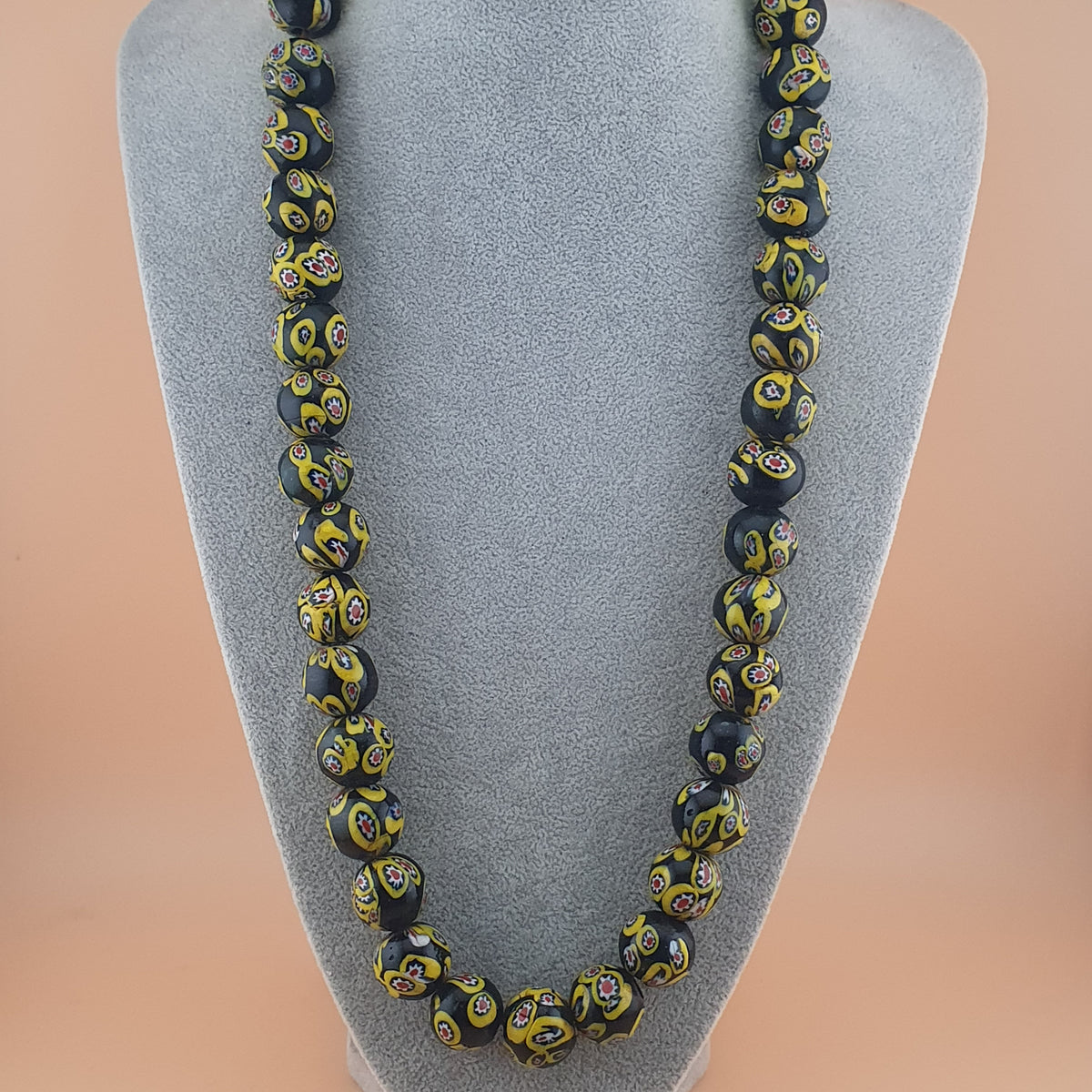 Collier en Perles de Verre Millefiori de Style Murano Ancien 22 Pouces Rangs