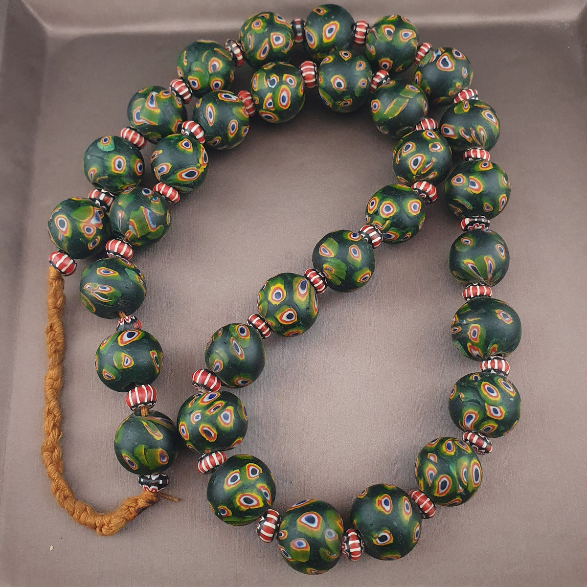 Colliers de perles en verre œil de Gabri et chevron, style vénitien antique