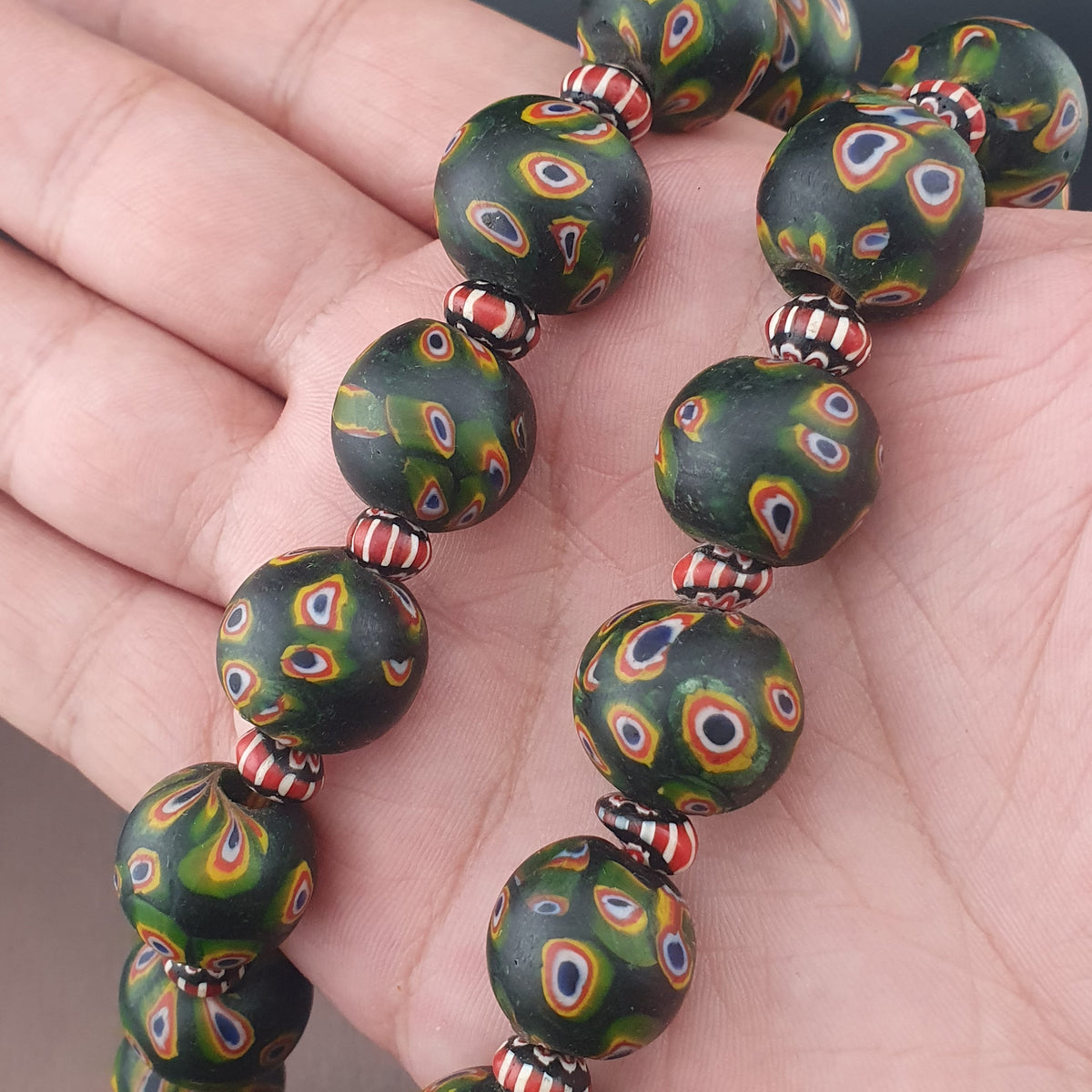 Colliers de perles en verre œil de Gabri et chevron, style vénitien antique