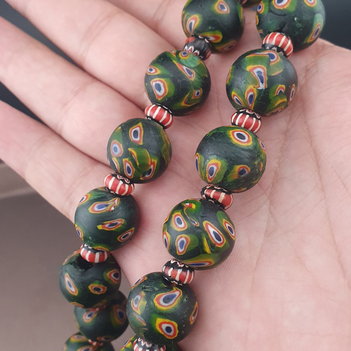Colliers de perles en verre œil de Gabri et chevron, style vénitien antique